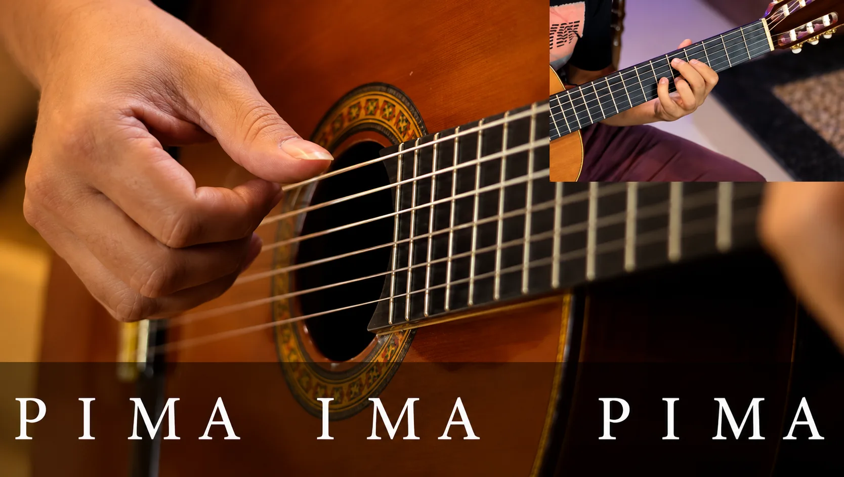 Detalhe da mão direita no violão